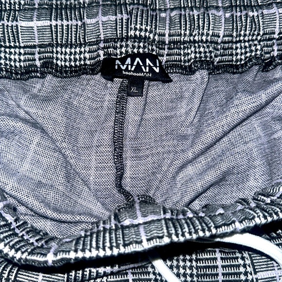 Boohoo Man Shorts - Picture 4 of 4